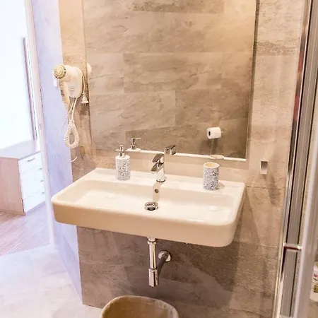 Appartement New Near The & Train Station In Club Playa Flores